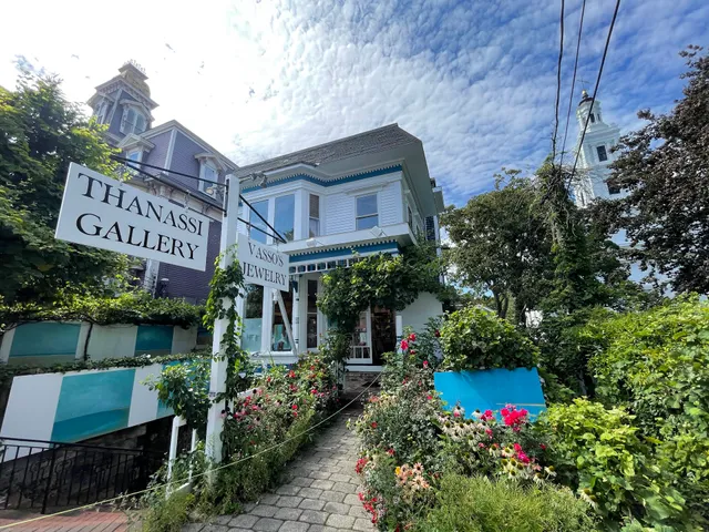 Thanassi Art Gallery