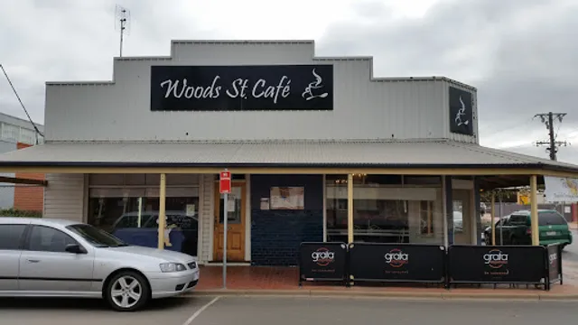 Woods St. Cafe
