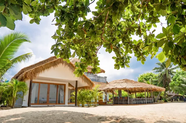 Puk's Palace and Day Club