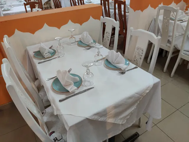 "Samrat" Restaurante Hindú