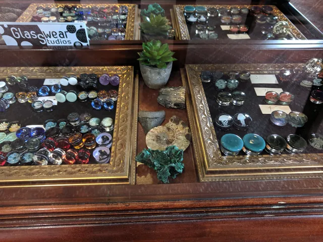 Ēddie's Tattoo And Piercing Studio