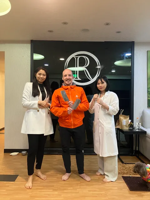 世界刀療教育中心Ancient Art of Knife Therapy Education Center