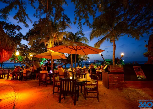 MooMba Beach Bar & Restaurant