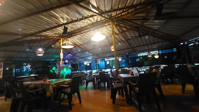 Riverside Family Restaurant