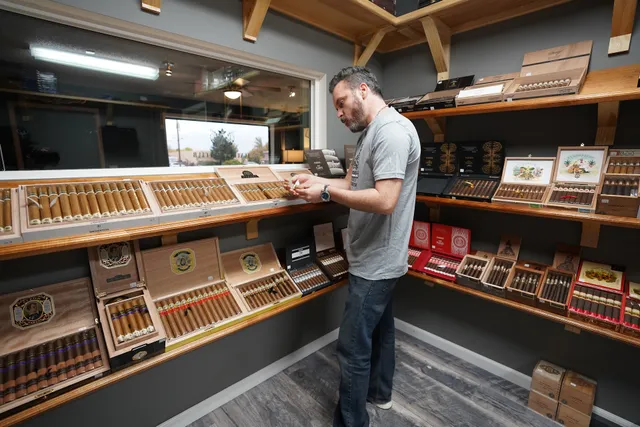 Luxury Cigar Club - Lounge