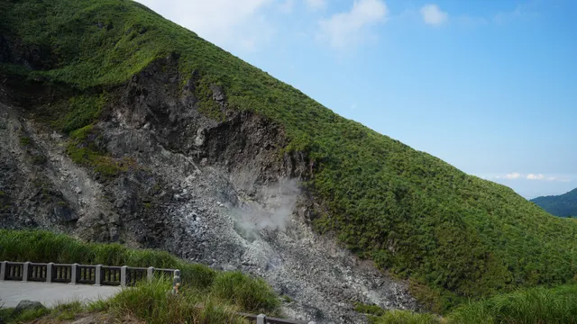 Xiǎo yóu kēng Fumarole