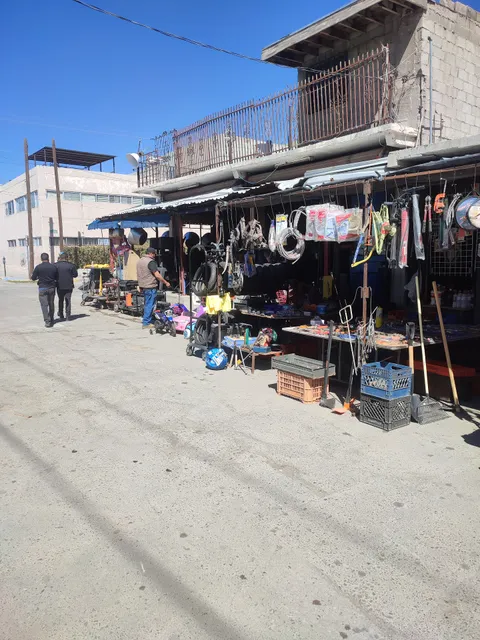 Los Herrajeros Mall (Cerrajeros)