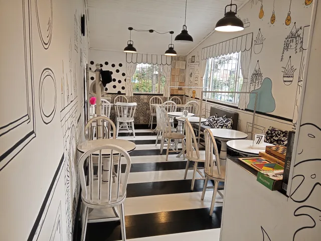 2D Brown Crepes y Waffles