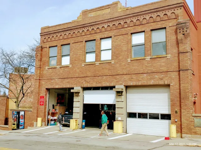 Pittsburgh Bureau of Fire | 27 Engine