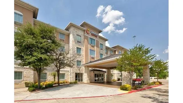 Comfort Suites Arlington - Entertainment District
