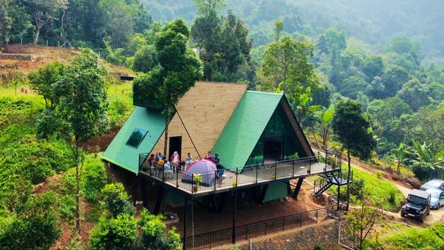 Misty Hideout Kakkadampoyil