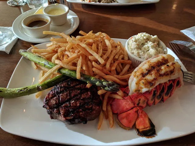 Bâton Rouge Grillhouse & Bar