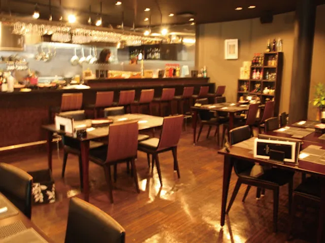 La-Cucina Cafe & Restaurant