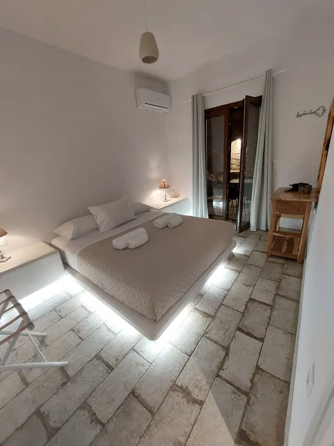 Elia Apartments Santorini