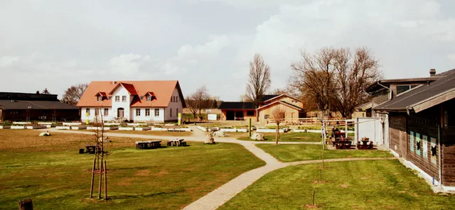 LandWert Hof (LandWert Schulbauernhof e.V.)
