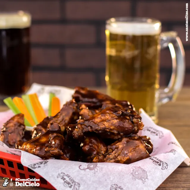 Santas Alitas Madero