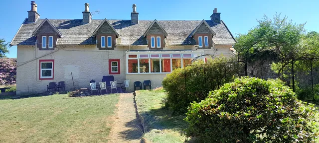 New Abbey Lodge & Cottage