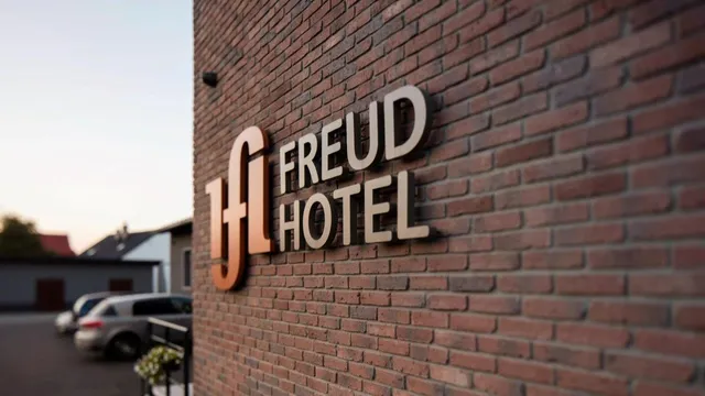 HOTEL FREUD