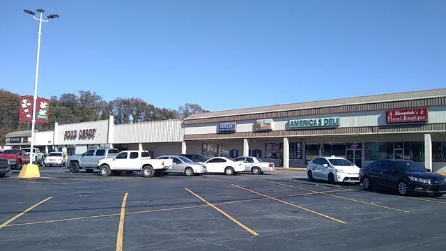 Riverdale Plaza Shopping Center