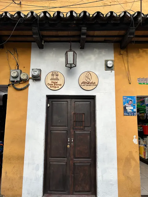 Almendra Restaurante Vegano