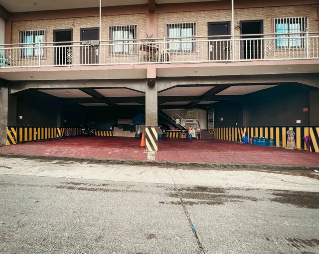 Lyn's Transient House