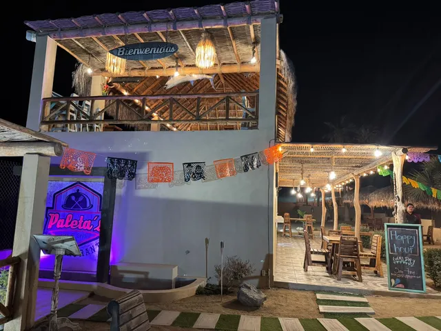 Paletas Restaurant Bar & Grill