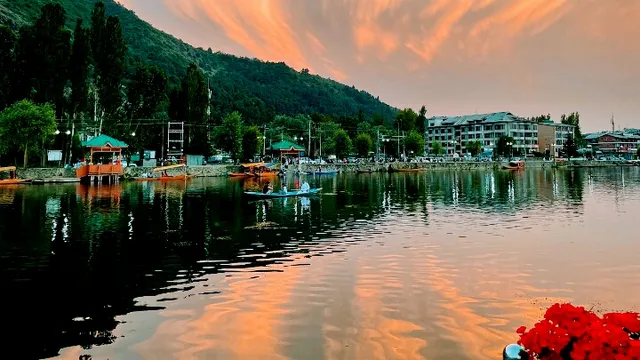 Houseboat new Pala palace front line ghat no7