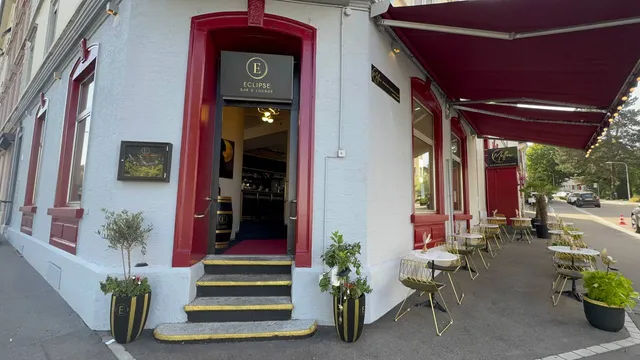 Eclipse Bar & Lounge
