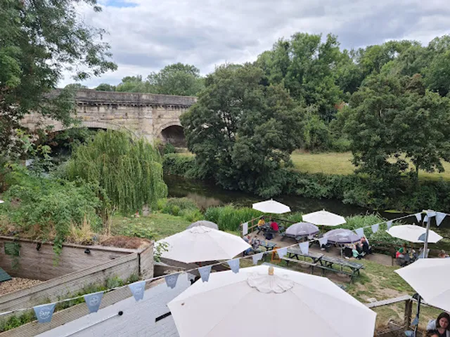 Cross Guns Avoncliff