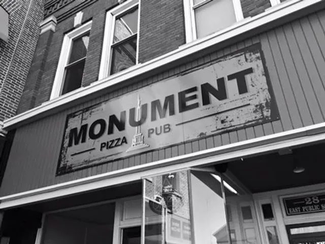 Monument Pizza Pub