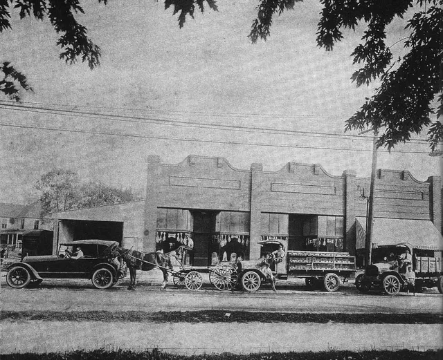 Farmers & Makers Market