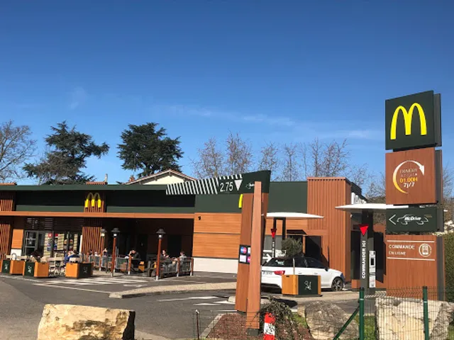 McDonald's Tassin Étoile d'Alaï