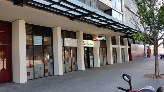 VILLAGE GROCER YARRA'S EDGE