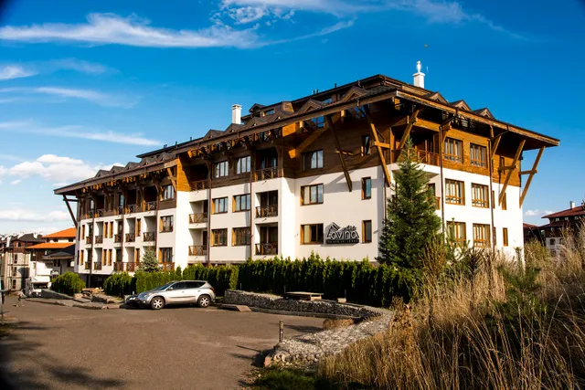 White Lavina - Ski Bike Hike