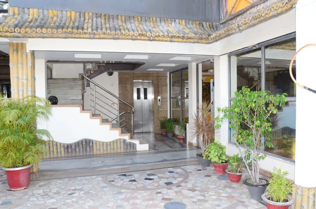 Crystal Residency Hotel (Luxury Hotel in Ranchi)