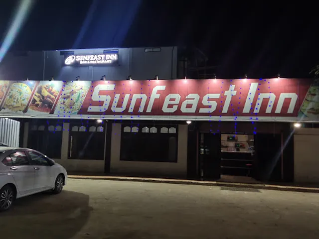 SUNFEAST INN
