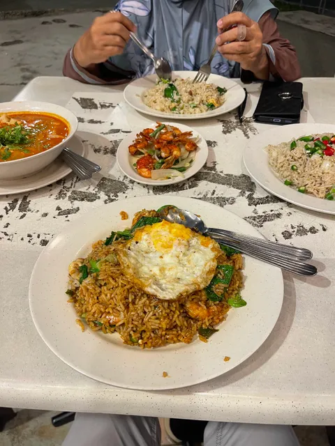 Waris Kitchen Shah Alam