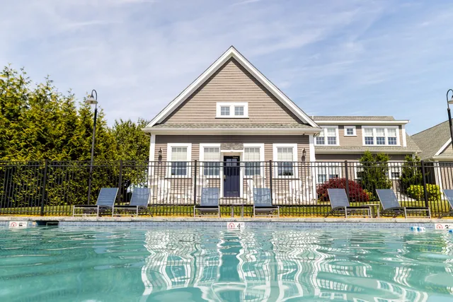 East Island Reserve Hotel