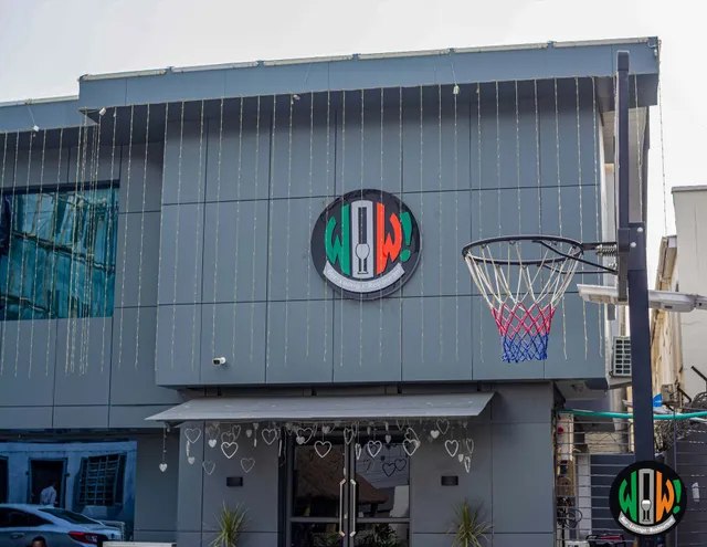 Wow! Bar Lounge Restaurant