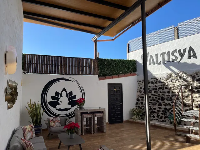 Valtisya pool and airport