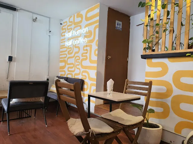 Ferdinand. Barra de café