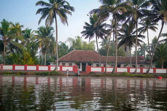 Kuttanad Kayak Club | Homestay in Alappuzha