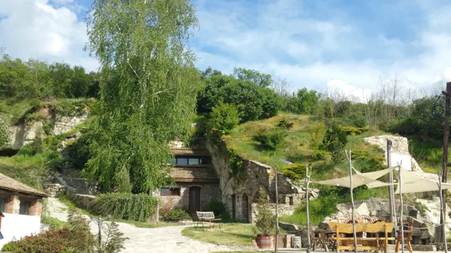 Riolit Barlangszállás