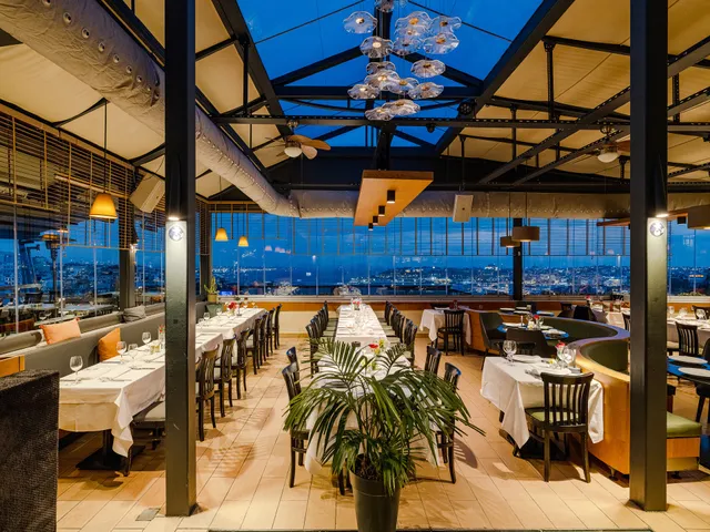 Litera Restaurant / Lounge-Bar