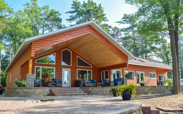 Hiawatha Beach Resort