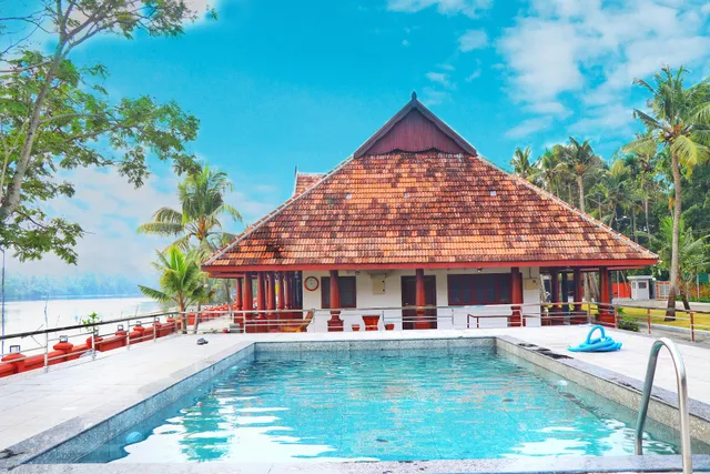 ATS ALLEPPEY OLD LAKE HOUSE & BAR