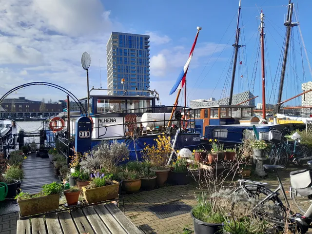 Boat and Breakfast Alhena