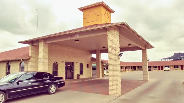 Fairwinds Executive Inn