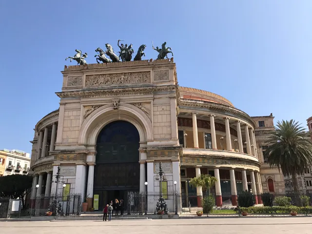 B&B Politeama Square