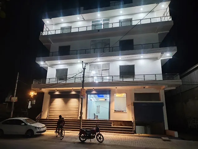 Hotel Super 7 - Hotel Near O.P. Jindal Global University , Sonipat
